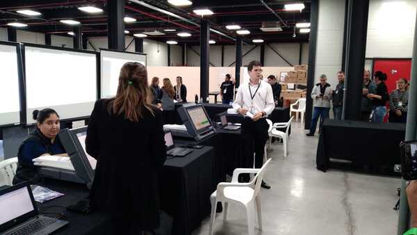 Realizan prueba de voto y escrutinio con DVDs que se utilizaron en elecciones generales
