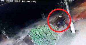 La Nación / Estudiante reduce a un moto asaltante