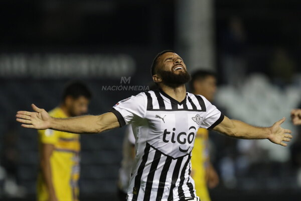 Versus / La emoción del "Demonio" Bareiro al volver a anotar luego de estar casi un año fuera de las canchas
