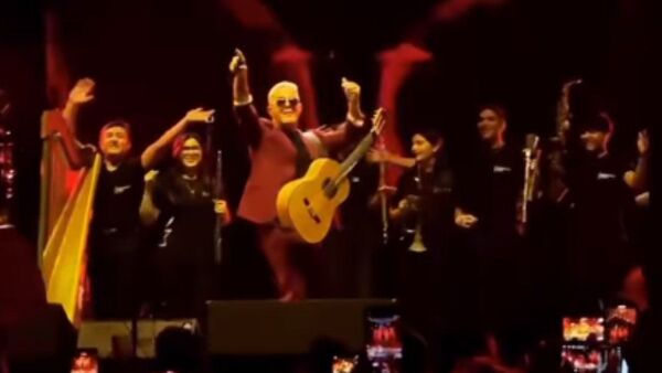 ¡Qué orgullo! La Orquesta de Cateura tocó con Alejandro Sanz