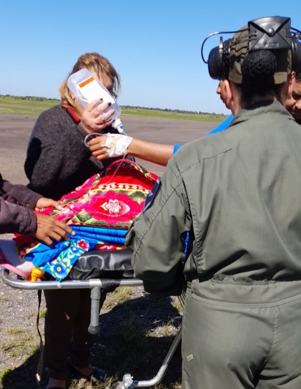 Evacuan en helicoptero a mujer indígena