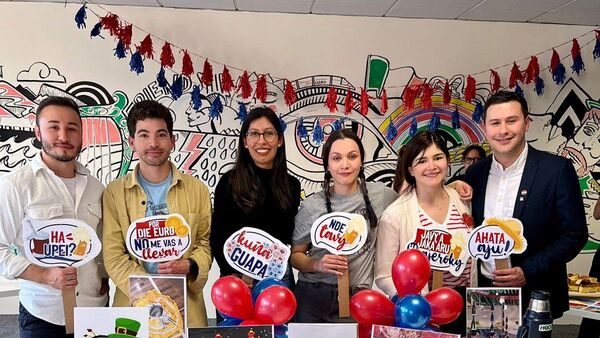 Compatriotas en Irlanda celebran fiestas patrias por segunda vez