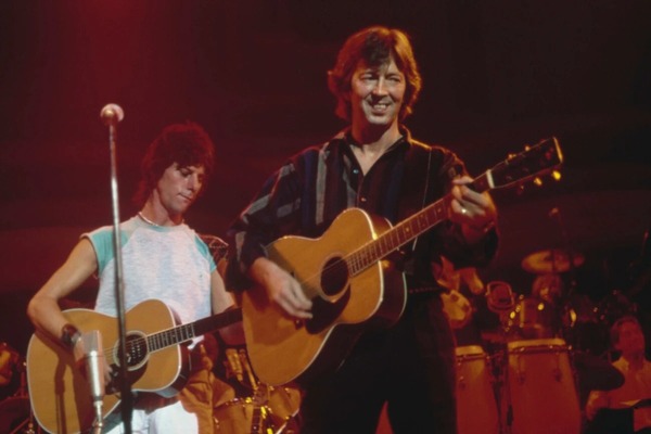 “Moon River”: Eric Clapton y un emotivo adiós a su amigo Jeff Beck | 1000 Noticias