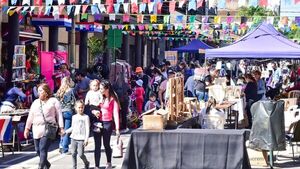 Gran afluencia de personas por festejos patrios en microcentro