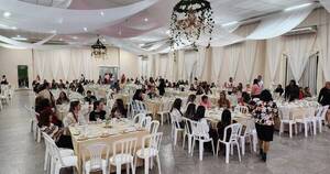 La Nación / Pacientes oncológicos de Concepción realizaron té con mujeres guerreras