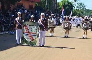 Lucido desfile cívico estudiantil en San José de los Arroyos por la Fiesta Patria - Noticiero Paraguay