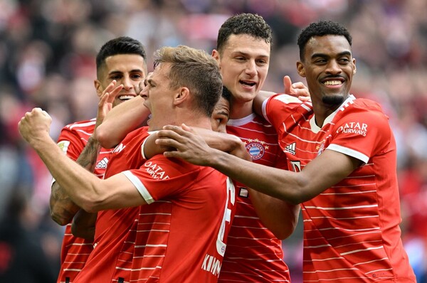 Diario HOY | Con sendas goleadas, Bayern y Dortmund extienden lucha por el título