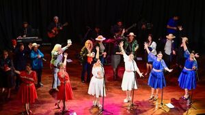 Festejan 212 años de Paraguay con gala y show folclórico en Formosa