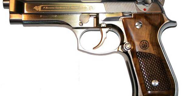 La Nación / Pistola que era de Augusto Pinochet fue hallada en operativo antidroga