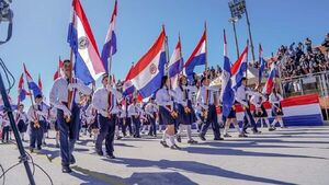 Encarnación vuelve a vibrar con desfile patrio luego de cuatro años