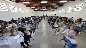 17.700 se postularon para un puesto laboral en Itaipú