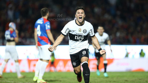 [VIDEO] ¡Casi en el último suspiro! Quintana rescató a Olimpia de la derrota con un bombazo