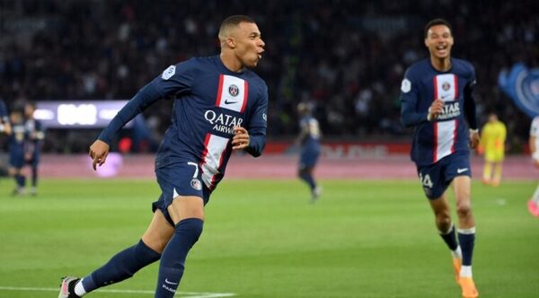 PSG golea, pero hinchas abuchean a Messi