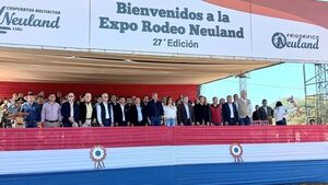 Inauguración de la Expo Rodeo Neuland en el Chaco Central