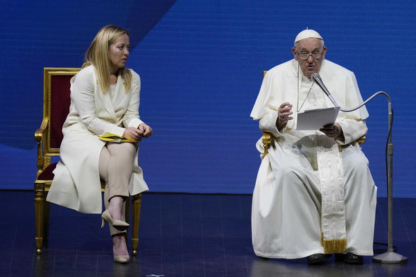 El papa Francisco insta a tener más hijos, no mascotas | 1000 Noticias