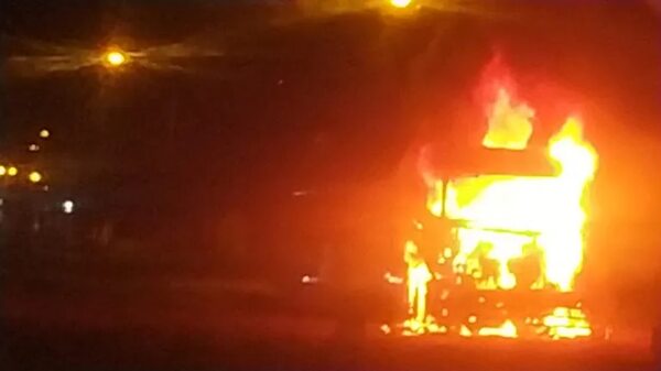 Tractocamión arde en llamas en la Ruta PY06 - ABC en el Este - ABC Color