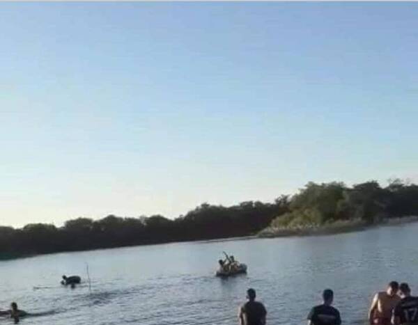 Se ahogó en una laguna intentando atrapar un pato
