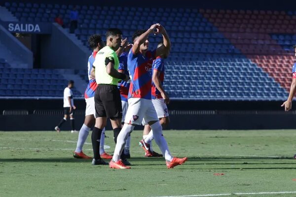 Cerro Porteño goleó 5-1 a Olimpia en Reserva  - Superclásico - ABC Color