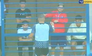 [VIDEO] El detalle que tuvo el capi de Olimpia en el clásico
