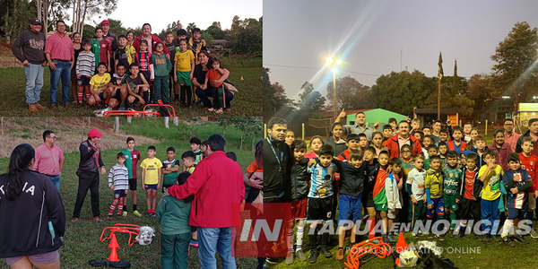 INTENDENTE DE CARLOS A. LÓPEZ ENTREGÓ EQUIPOS PARA ENTRENAR A ESCUELAS DE FÚTBOL - Itapúa Noticias