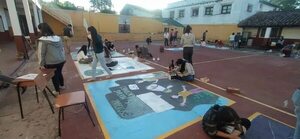 Estudiantes realizaron “Pintata por la vida, la familia y la patria” - Nacionales - ABC Color