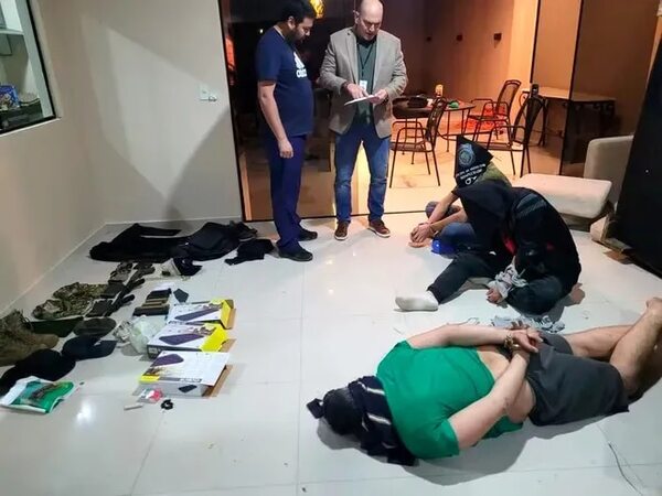 Atentado frustrado en El Retrovisor: siguen pista del segundo grupo del PCC que preparaba el crimen - Policiales - ABC Color