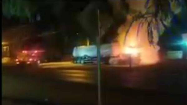 [VIDEO] Tracto camión ardió en llamas en Minga Guazú
