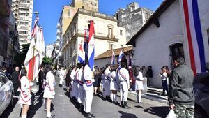 Joven es atrapado tras intentar robar un redoble en festejos patrios