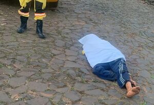 Hallan cadáver en una calle vecinal de Ciudad del Este - ABC en el Este - ABC Color