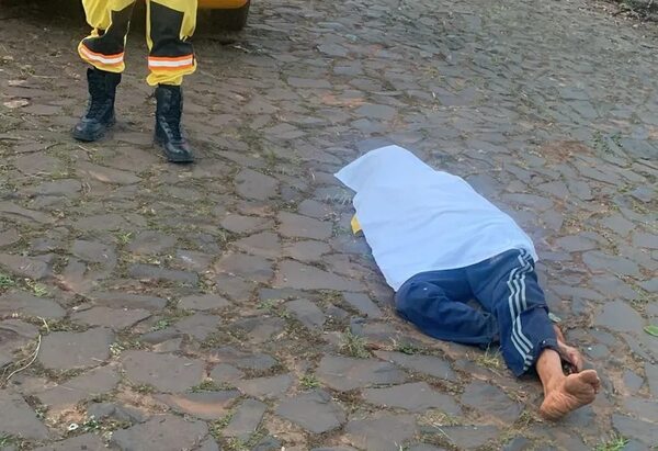 Hallan cadáver en una calle vecinal de Ciudad del Este - ABC en el Este - ABC Color
