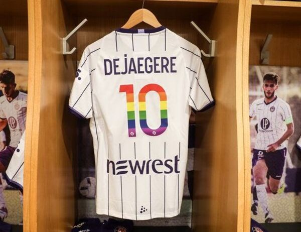 Diario HOY | Represalia contra futbolistas por no vestir los colores del arcoíris