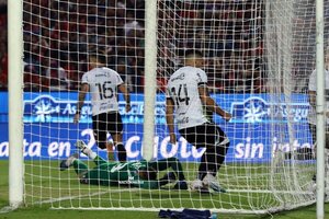 Olimpia se roba un empate sobre el final en el superclásico
