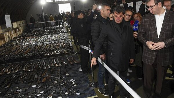 Serbia | El gobierno requisa 13 000 armas que estaban en manos privadas