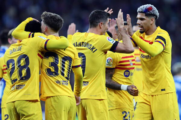 Versus / Barcelona se consagró en la Liga de España apabullando al Espanyol