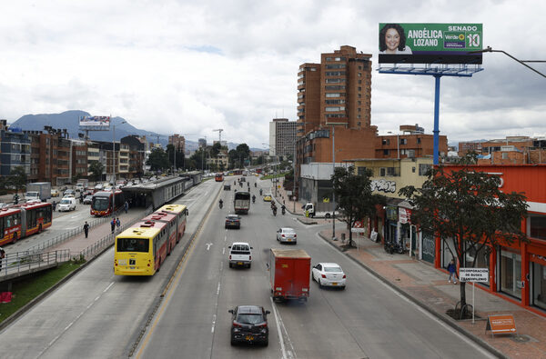 "En la ciudad del águila negra", un mirada a Bogotá del periodista Guillermo Tovar - MarketData