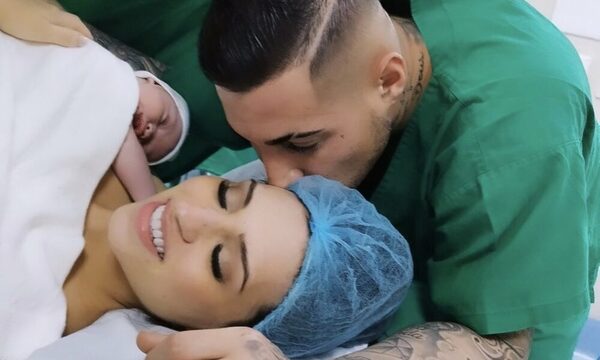 (VIDEO) La doñita del golpero Jean derretida de amor: “Hoy soy madre y la mujer más feliz de este mundo”