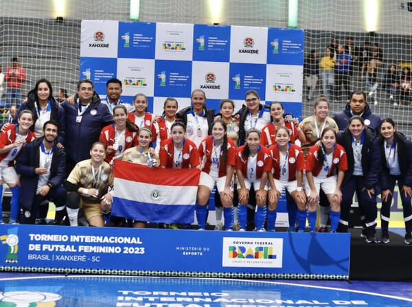 Gran campaña de la Albirroja Femenina - APF
