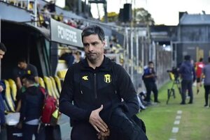 Rodrigo López: “La expulsión complicó más el juego” - Fútbol - ABC Color