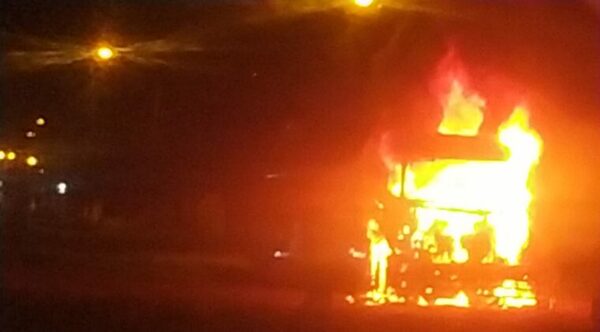 Camión se incendió en plena ruta y provocó gran susto en Minga Guazú