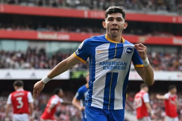 Julio Enciso marca otro gol en un escenario emblemático de la Premier