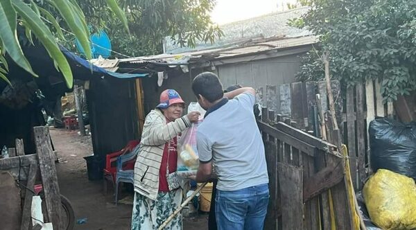 Emprendedor celebra su cumple y dona víveres a familias de escasos recursos