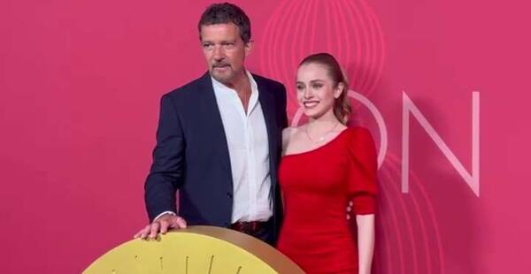 [VIDEO] ¡Atendé de qué habló Antonio Banderas con esta paraguaya!