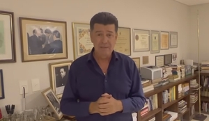 Efraín hace el ridículo e invoca hasta al papa Francisco para abrir el sobre 4 - Noticiero Paraguay
