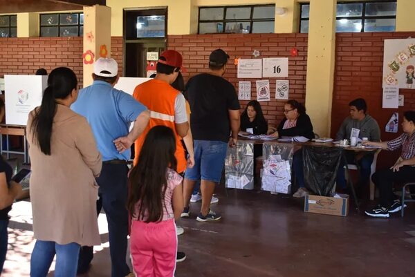 Prestigioso medio internacional es testigo de intento de compra de votos en el Chaco - Política - ABC Color