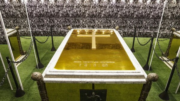 El mausoleo de Pelé abre sus puertas rodeado de fútbol