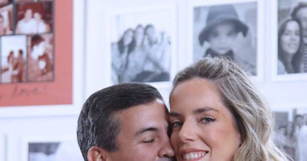 La Nación / Santiago Peña y Leticia Ocampos celebran a las madres en su día, como pilar de la familia
