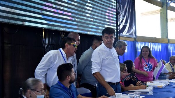 Cuasiextinción del efrainismo y del llanismo provoca lucha por liderazgo