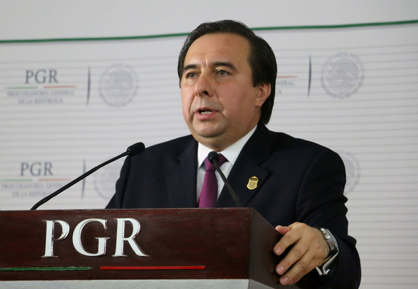 Fiscalía mexicana abre investigación a exjefe de caso Ayotzinapa por contratar Pegasus - MarketData
