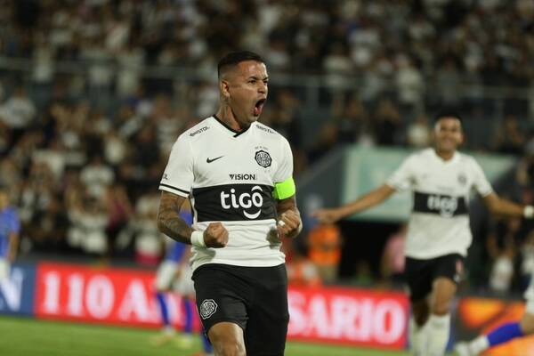 [VIDEO] El niño "enciclopedia del fútbol" que sueña con conocer a un pelotero de Olimpia