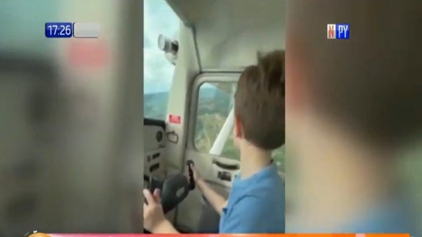 Investigan video donde se observa a un niño pilotar aeronave - Noticias Paraguay